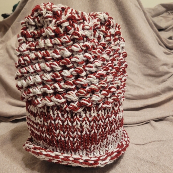 Handmade beanie - Picture 2 of 3
